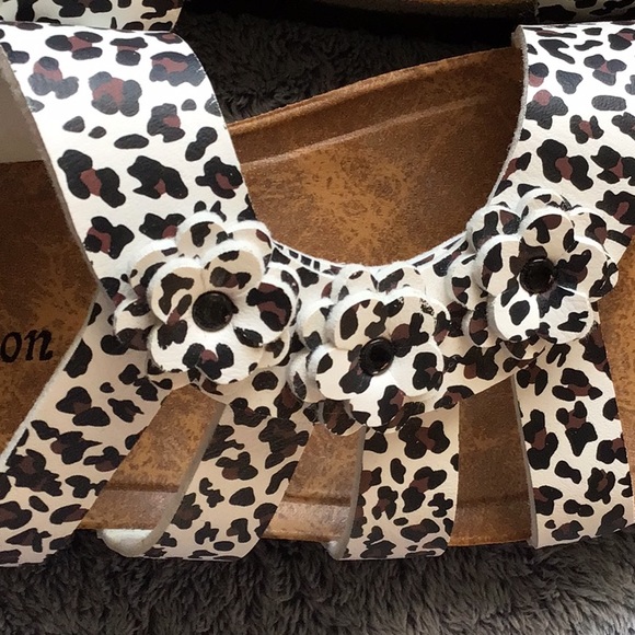 New RK Collection Sandals. - Picture 3 of 8